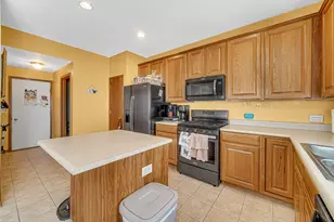 188 Breckenridge Ct, Gilberts, IL 60136 - Photo 6