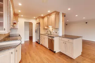 140 Franklin Pl E, Lake Forest, IL 60045 - Photo 12