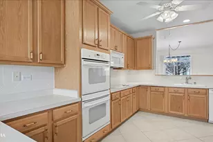 623 Queen Dr, Oswego, IL 60543 - Photo 4