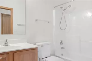 623 Queen Dr, Oswego, IL 60543 - Photo 24