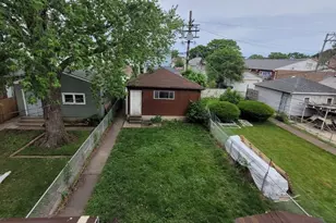 9732 S Houston Ave, Chicago, IL 60617 - Photo 16