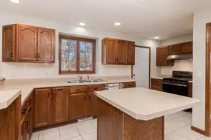 26 Brunton Ct, Bloomington, IL 61704 - Photo 12