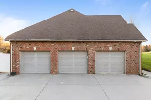 3218 Woodhaven Dr, Bourbonnais, IL 60914 - Photo 2