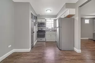 7915 S Dobson Ave, Chicago, IL 60619 - Photo 10