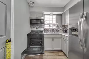 7915 S Dobson Ave, Chicago, IL 60619 - Photo 8