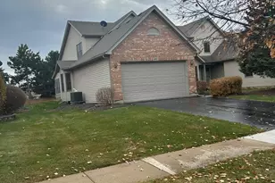 681 Hampshire Dr, Hampshire, IL 60140 - Photo 2