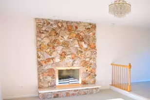 3820 Kiess Dr, Glenview, IL 60025 - Photo 6