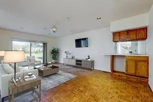 3820 Kiess Dr, Glenview, IL 60025 - Photo 16