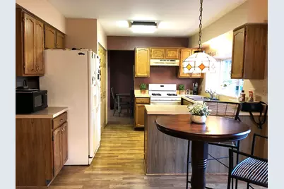 1304 Yorkshire Lane, Carol Stream, IL 60188 - Photo 4