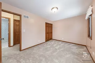 515 Cimarron Dr W, Aurora, IL 60504 - Photo 44