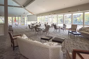 1 Oak Brook Club Dr, Oak Brook, IL 60523 - Photo 44