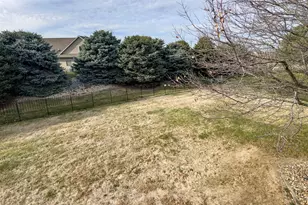 2822 Chesapeake Ln, Bloomington, IL 61704 - Photo 34