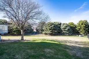2822 Chesapeake Ln, Bloomington, IL 61704 - Photo 2