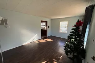 1104 Hemlock Ave, Dixon, IL 61021 - Photo 10