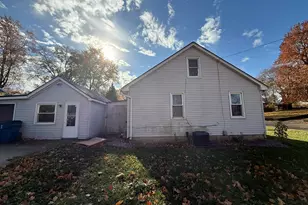 1104 Hemlock Ave, Dixon, IL 61021 - Photo 6