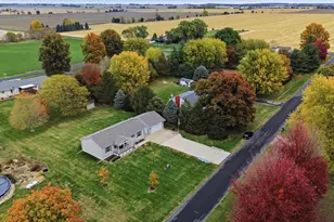 28902 Carriage Dr, Sterling, IL 61081 - Photo 14