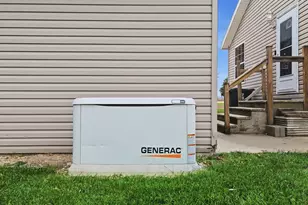 28902 Carriage Dr, Sterling, IL 61081 - Photo 12