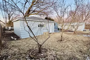 120 Vermont Ave, Aurora, IL 60505 - Photo 14