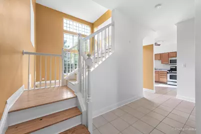 827 Riding Lane #827, Saint Charles, IL 60174 - Photo 4