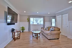 6658 Valley View Rd, Hanover Park, IL 60133 - Photo 14