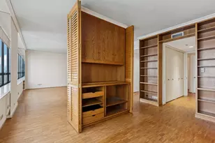 180 E Pearson St, Chicago, IL 60611 - Photo 28