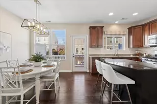 824 E Wing St, Arlington Heights, IL 60004 - Photo 4