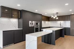 180 E Pearson St, Chicago, IL 60611 - Photo 8