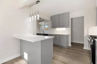 601 Hillcrest Boulevard, Hoffman Estates, IL 60169 - Photo 8