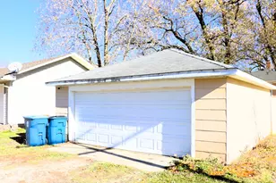 105 N Maple St, Grant Park, IL 60940 - Photo 12