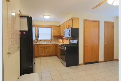 105 N Maple Street, Grant Park, IL 60940 - Photo 6