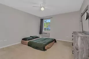 1303 Silverstone Dr, Carpentersville, IL 60110 - Photo 12