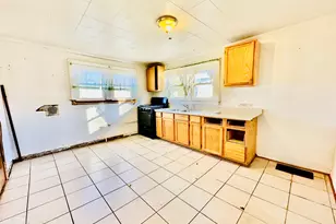 907 S Bloomington St, Streator, IL 61364 - Photo 10