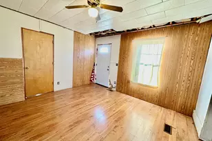 907 S Bloomington St, Streator, IL 61364 - Photo 2