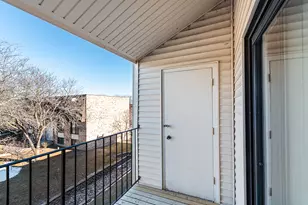 190 S Waters Edge Dr, Glendale Heights, IL 60139 - Photo 20