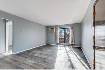 190 S Waters Edge Drive #302, Glendale Heights, IL 60139 - Photo 4