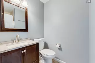 190 S Waters Edge Dr, Glendale Heights, IL 60139 - Photo 14