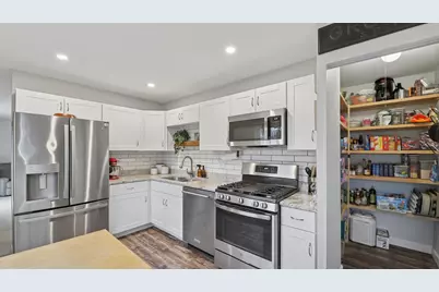 6819 Harvest Avenue, Woodridge, IL 60517 - Photo 4