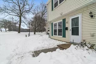 1850 Jamestown Cir, Hoffman Estates, IL 60195 - Photo 2