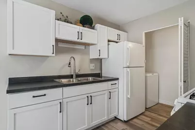 1850 Jamestown Circle, Hoffman Estates, IL 60195 - Photo 4