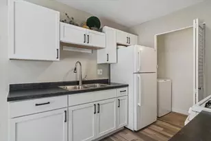 1850 Jamestown Cir, Hoffman Estates, IL 60195 - Photo 4