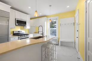 331 Granby Rd, Lake Forest, IL 60045 - Photo 8