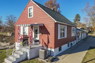 905 W Broadway St, Bradley, IL 60915 - Photo 2