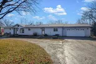 22105 Anthony Rd, Marengo, IL 60152 - Photo 2