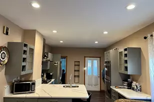 908 N Raynor Ave, Joliet, IL 60435 - Photo 6