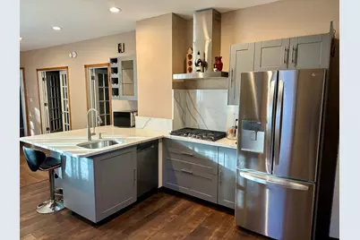 908 N Raynor Avenue, Joliet, IL 60435 - Photo 2