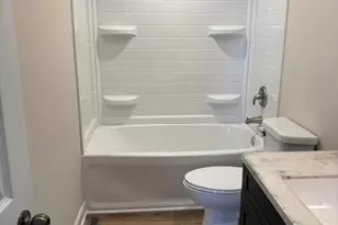 613 S Broadway St, McHenry, IL 60050 - Photo 4