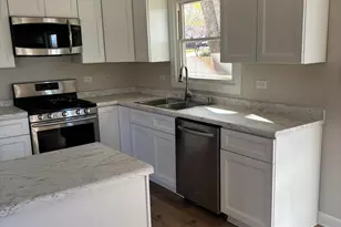 613 S Broadway St, McHenry, IL 60050 - Photo 2