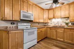 470 Oakwood Rd, Wauconda, IL 60084 - Photo 14