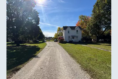 737 E Grant Highway, Marengo, IL 60152 - Photo 1