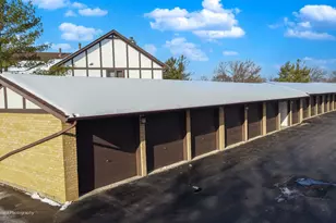 17960 Royal Oak Ct, Tinley Park, IL 60477 - Photo 4